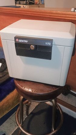 Sentry 1170 Fireproof Security Safe