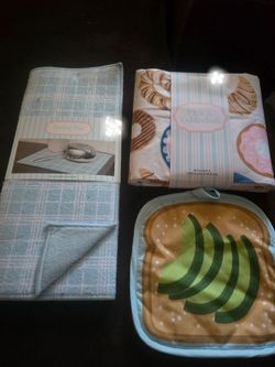 🧚NEW 3 Piece Set. Thick Table Cloth, Large Dish Mat, and POT Holder. Sizes on Pictures.