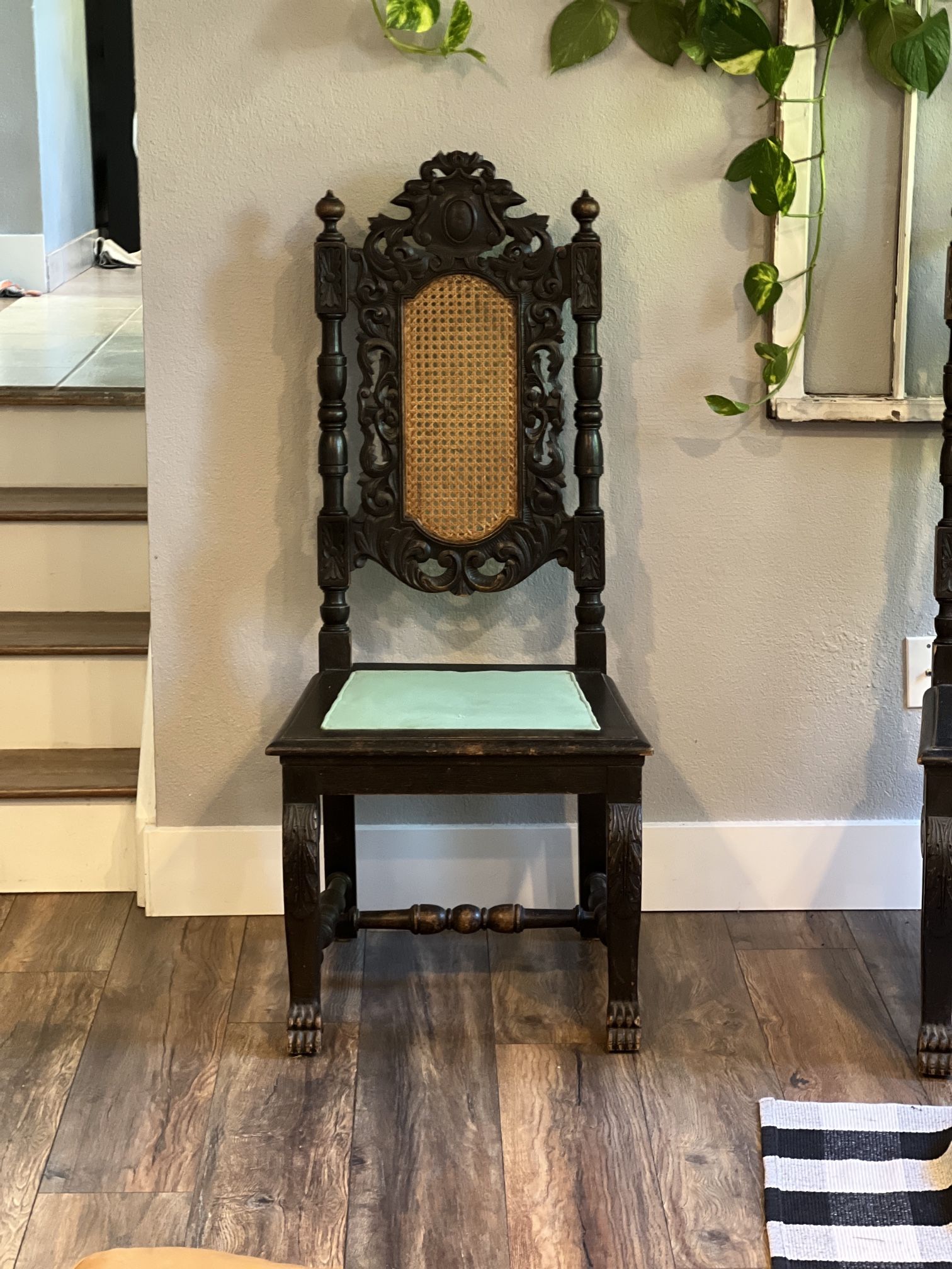 6 Dining Room Chairs From The 1940’s