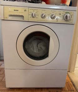 Kenmore Front Load Washer Good Condition Large Capacity - New York, NY