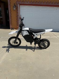 E BIKE white 38mph