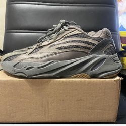 Yeezy 700 