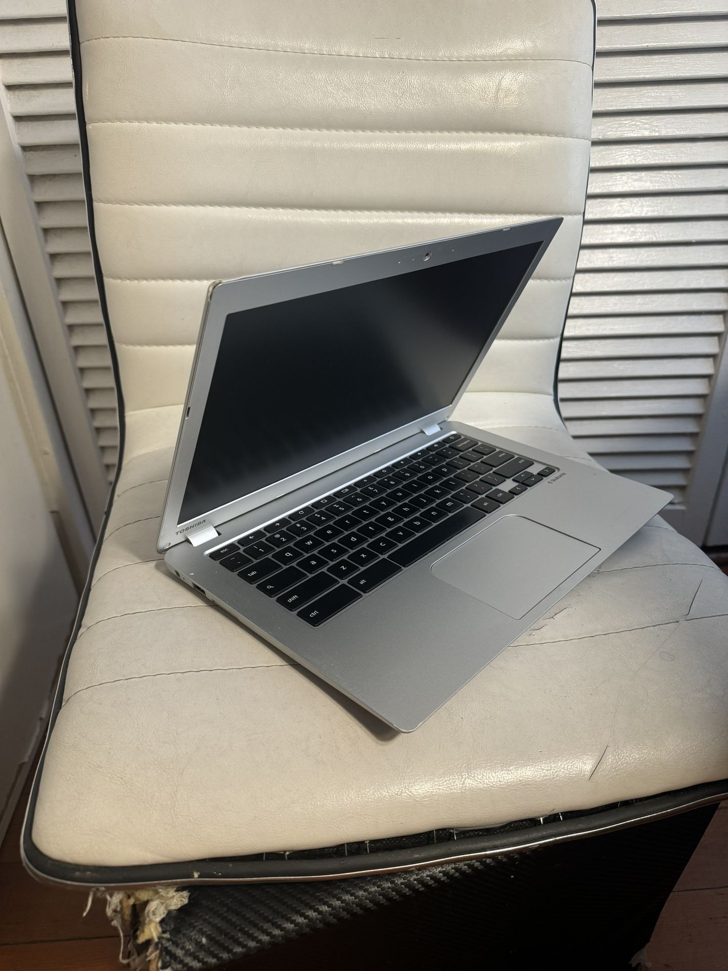 Toshiba Chromebook 2 13.3'' - GREAT LAPTOP FOR GREAT PRICE!