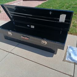 DEEZEE BK TB Red Series Single Lid Mid Size Truck Toolbox 63.5" x 21" x 14" tall w Keys 