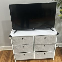 Moving out sale - Lakeview (Boystown)