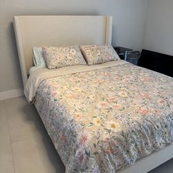 Modern Queen Bed w/ Mattress