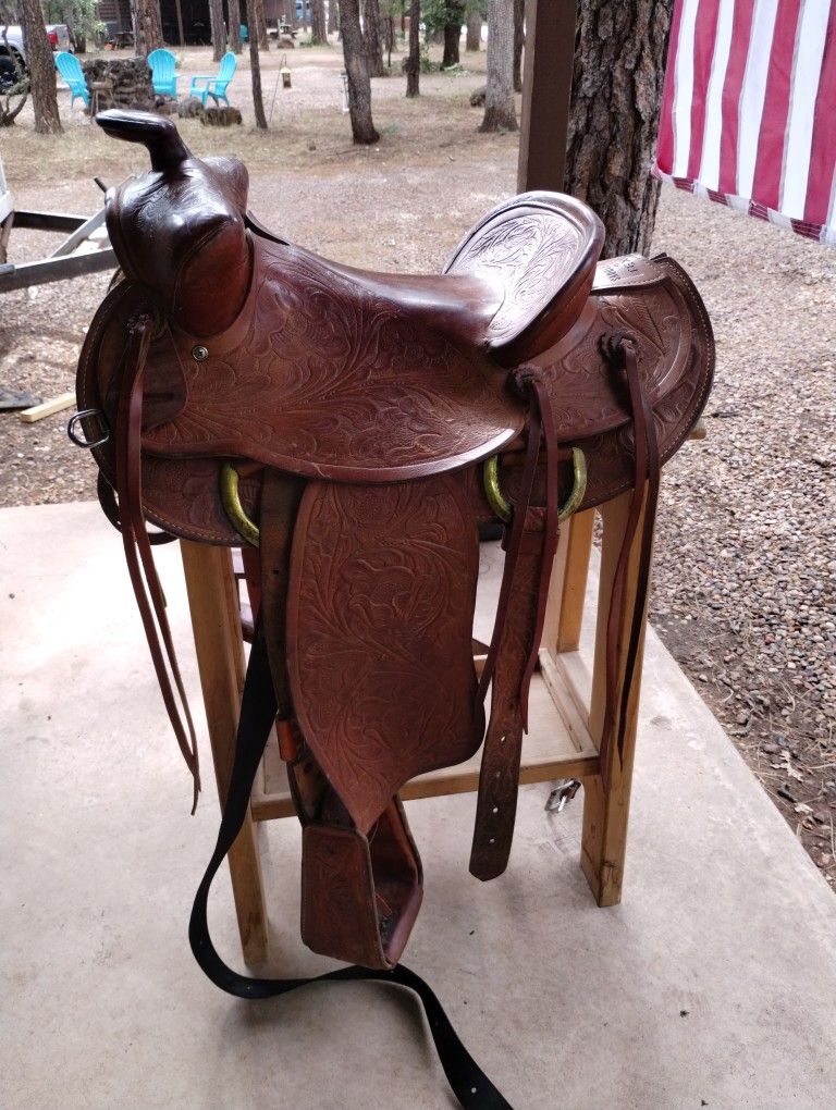 15 In Western Saddle for Sale in Lakeside, AZ OfferUp