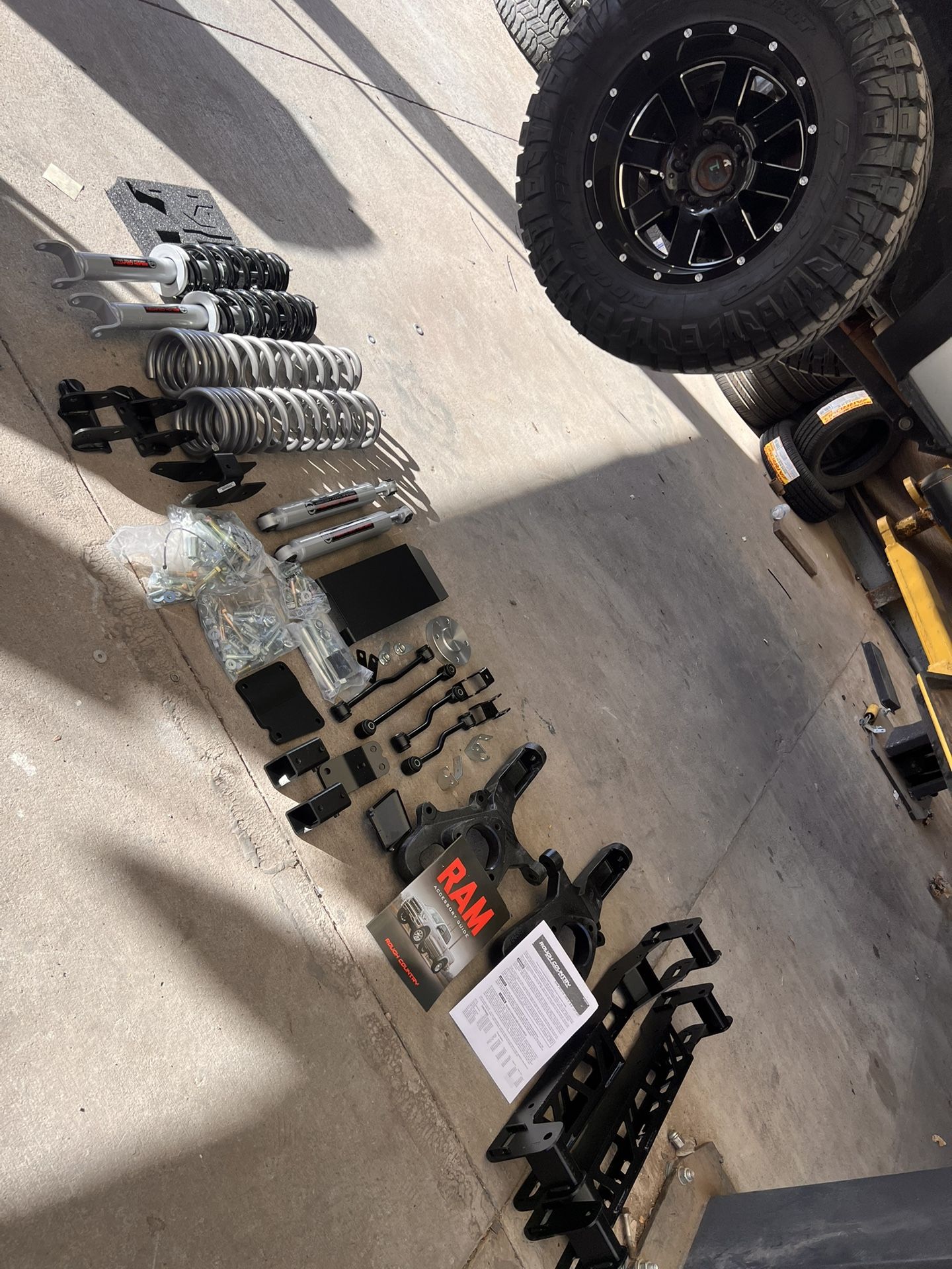 Lift Kit. CHEVY,RAM,FORD,TOYOTA,JEEP
