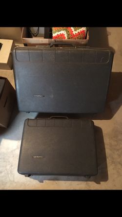 2 Vintage Starflite Suitcases