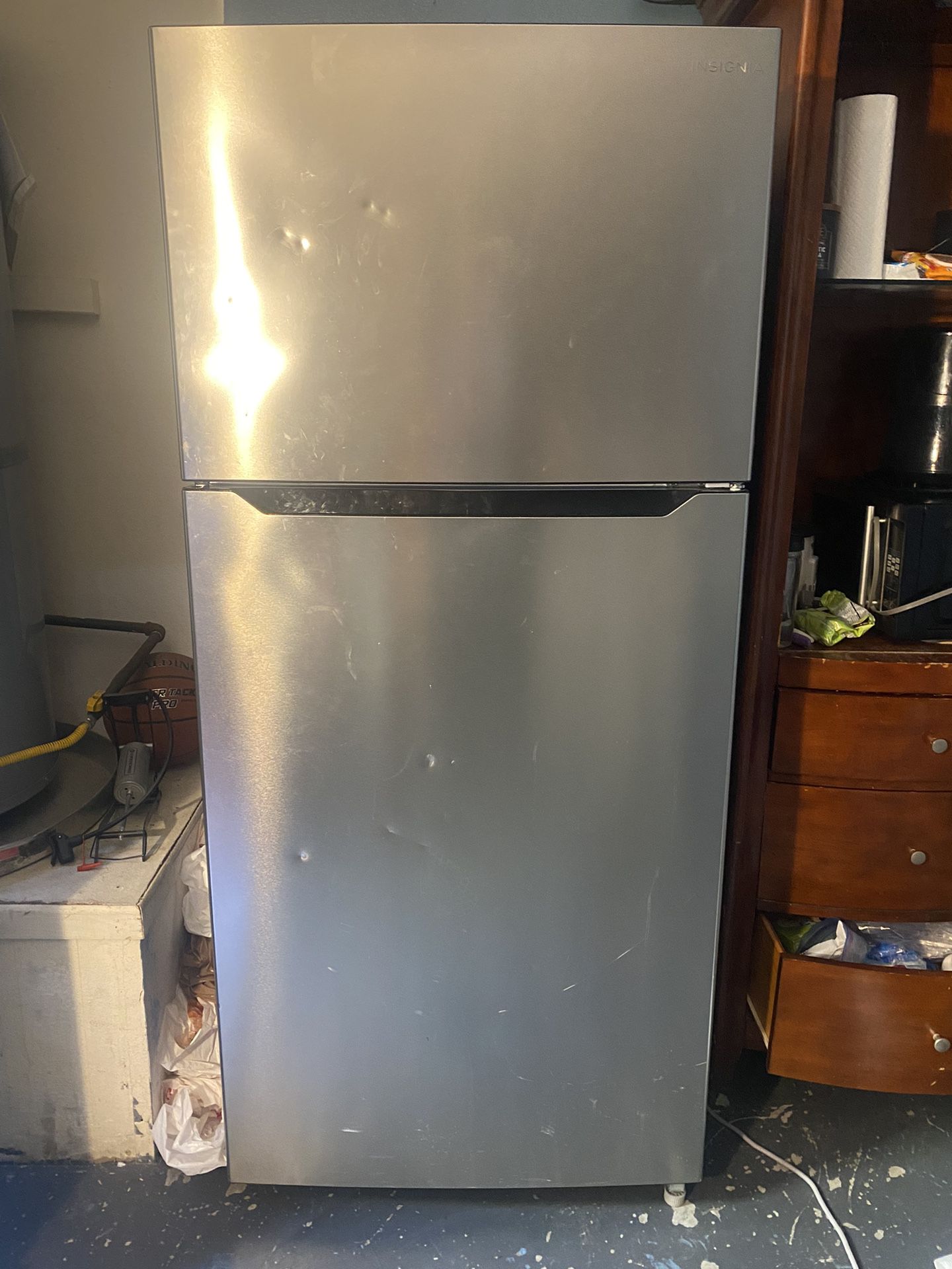 Refrigerator Insignia 