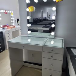 Vanity $599 Deluxe With Light