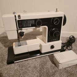 Sewing Machine Free Arm Sewing Machine JCPenney Nelco Zag 6915 Free-Arm Convertible Vintage Sewing