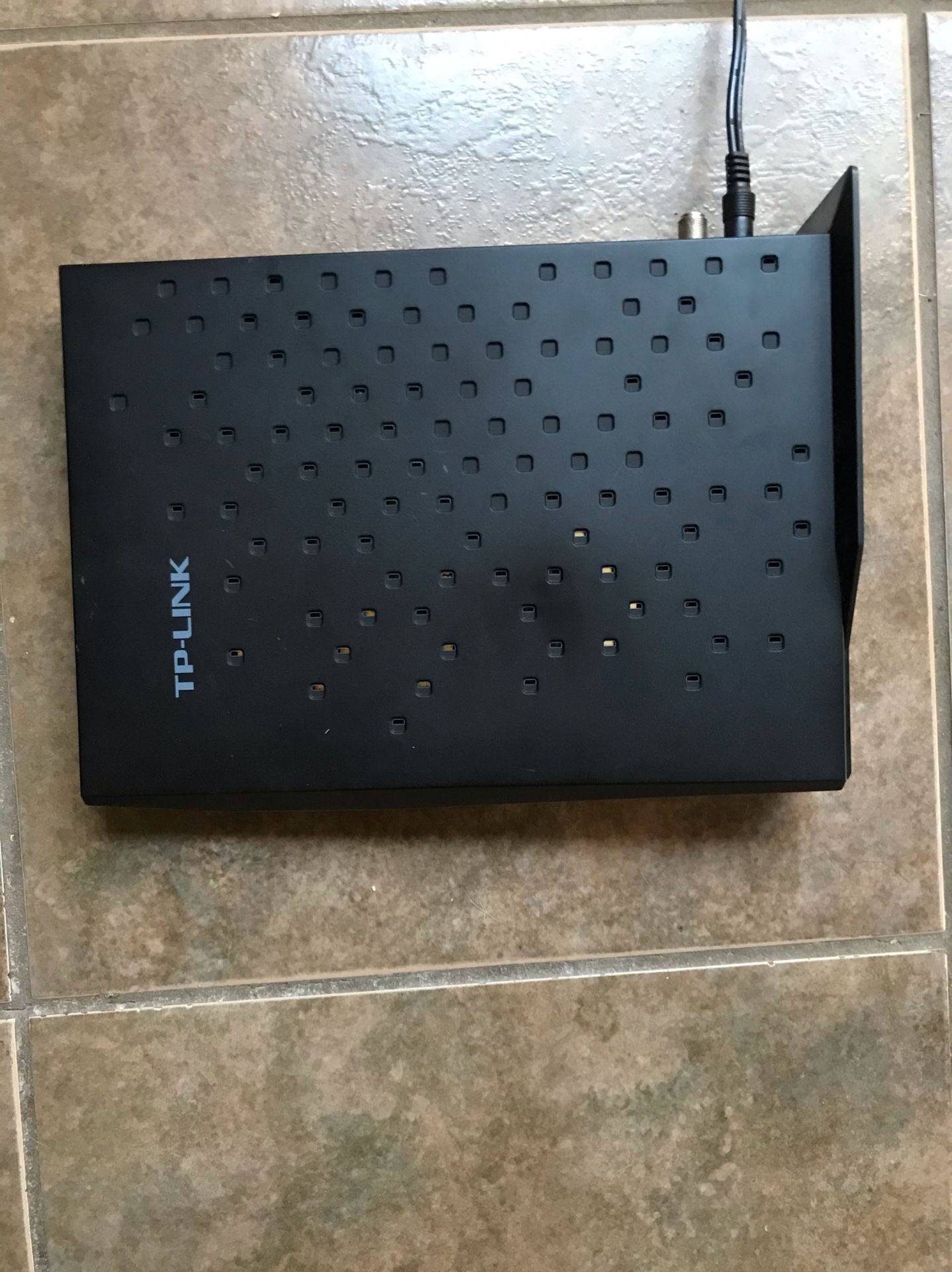 TP-Link Acrcher CR700 Router modem combo