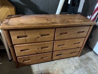 Dresser set