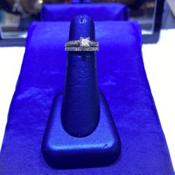 14KT White Gold Diamond Ring 
