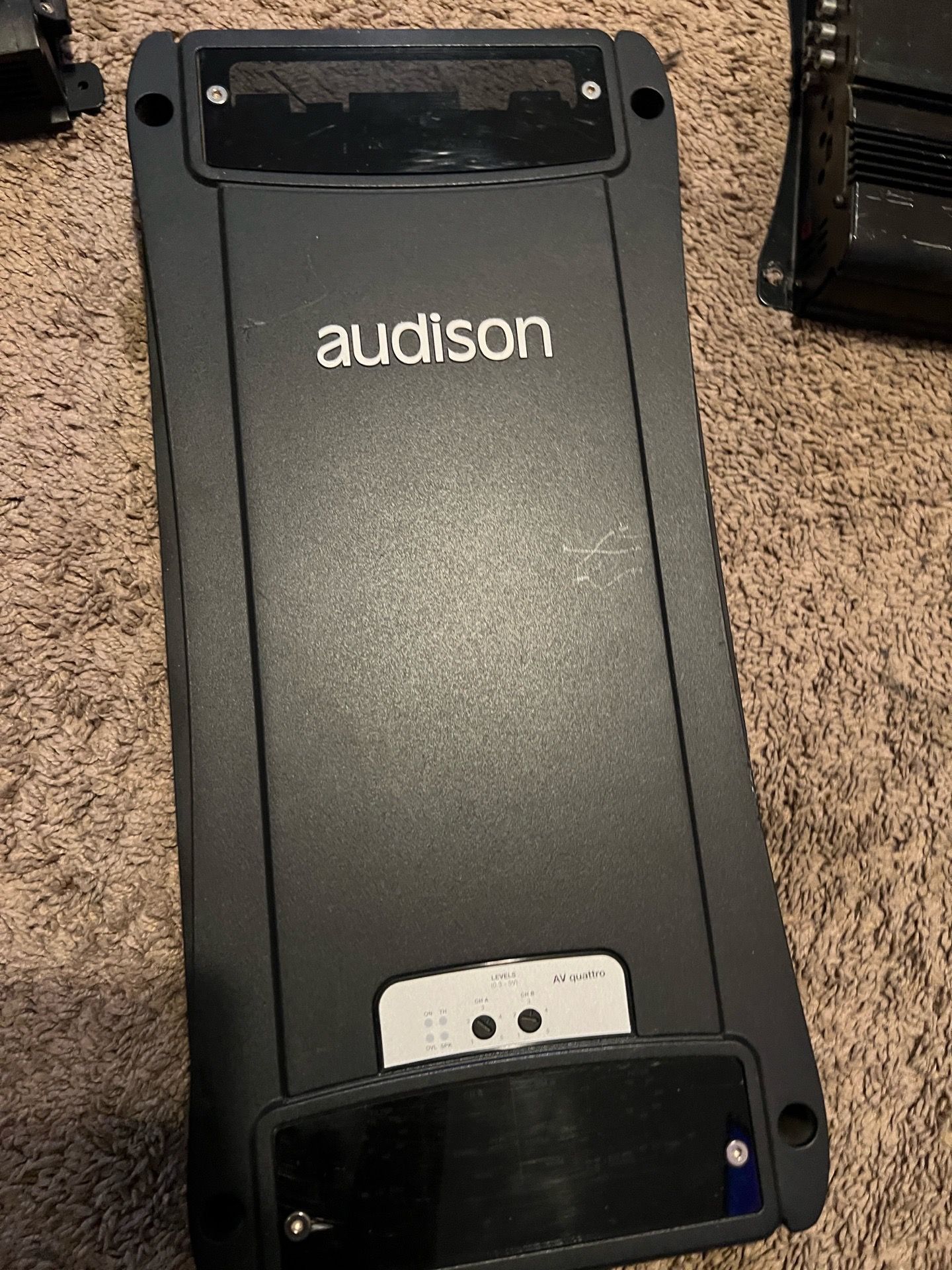 Car amp