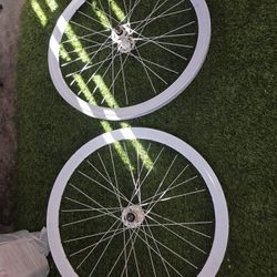 700c White Wheel Set