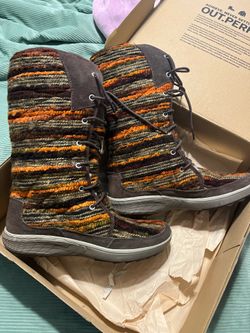 Women’s boot size 8