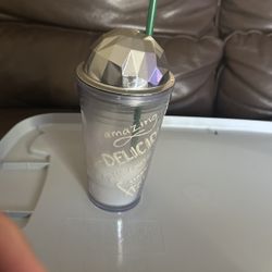 Grande Starbucks Cup