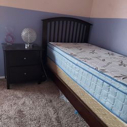 Set nightstand and bed