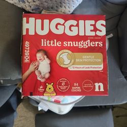 Huggies Little Snugglers Newborn Diapers 84ct