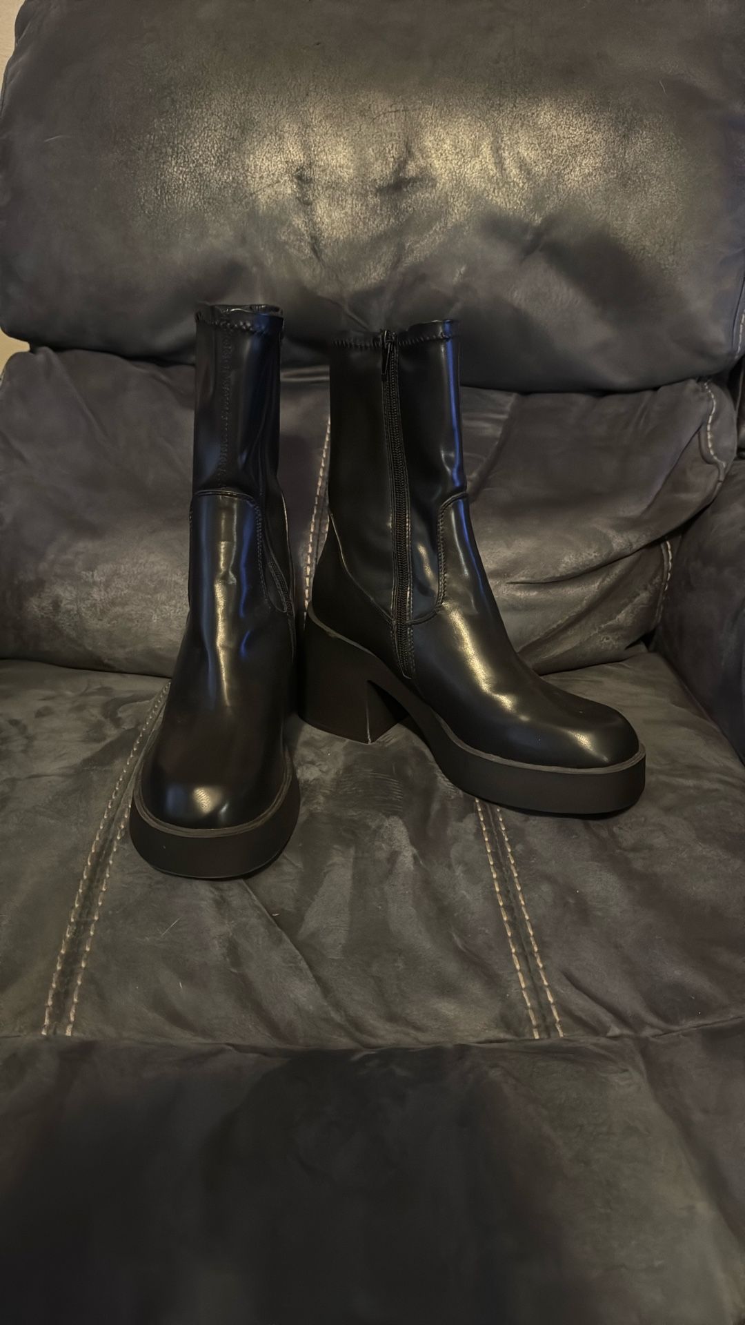 Madden Girl Black Zip Up Women’s Heel Boots Shoes Size 9 Worn Once