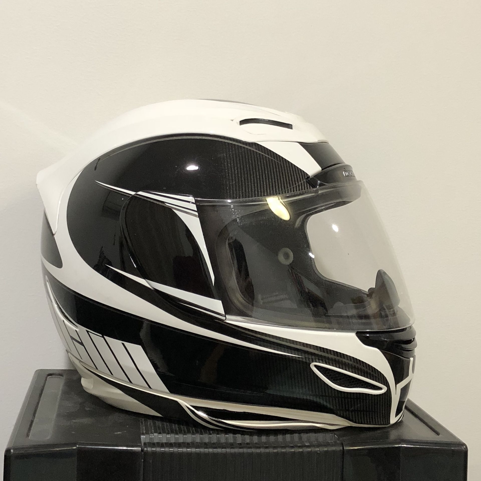 Icon AIRMADA Salient Helmet Black White M Medium for Sale in