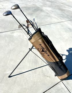  TaylorMade Burner junior or youth golf set, which typically includes the stand bag pictured. These sets are designed for younger players, often featu