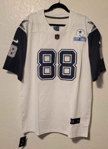 88 Dallas Cowboys NIKE stitched jersey, Men's size XL, CeeDee Lamb