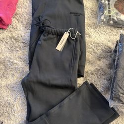 Essentials Set Size M/L Available Only 