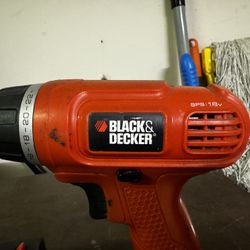 Cordless Black & Decker Drill $10