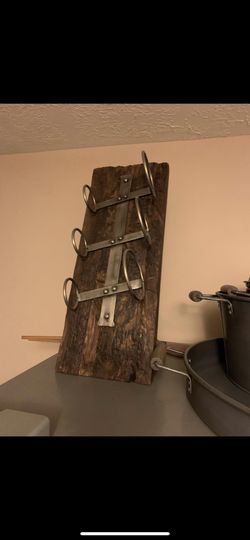 Laurie’s Home Furnishings Reclaimed Wood Industrial Wine Rack Holder Decor RARE