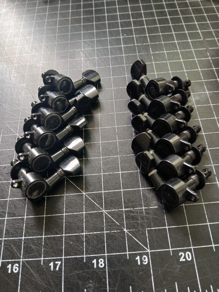 6 In A ROW Guitar tuners Righty And Lefty $15 A Set