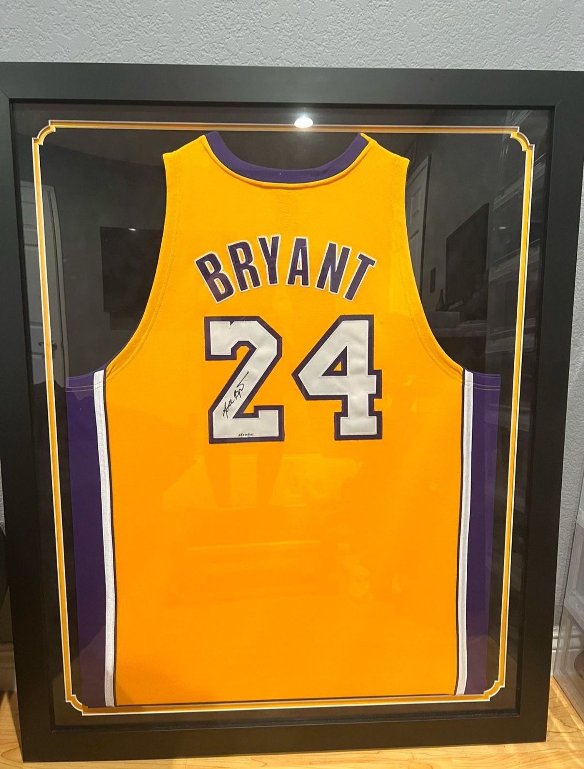 Kobe Bryant Autograph Jersey UDA Authentic!