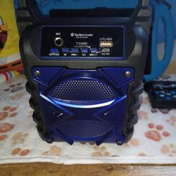 Small Speaker Bluetooth In Good Condition 