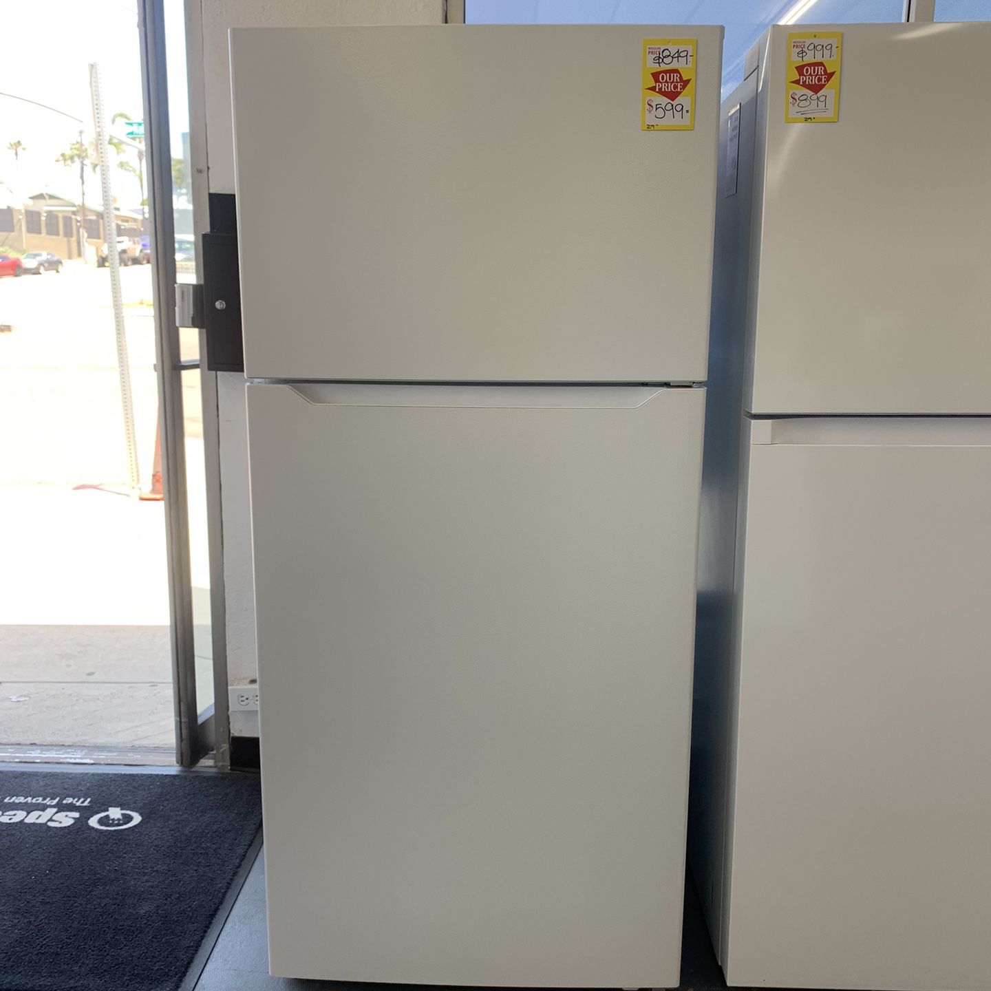 Crosley 29” 18 Cu Ft Capacity refrigerator Top Freezer $599.00