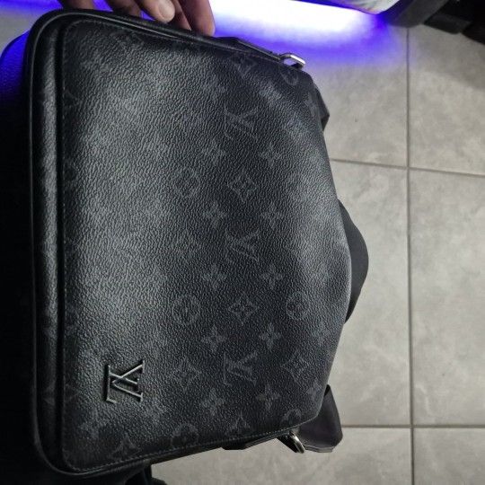 LV MEN HANDBAG