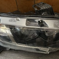 2020 Honda Civic Right side headlight 