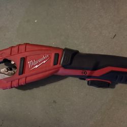 Milwaukee M12 12V Lithium-Ion Cordless Copper Tubing Cutter ( Tool Only )