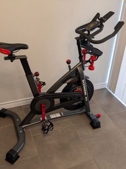 Schwin IC4 Exercise Bike