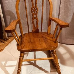 Amish Wooden Rocking Chair 