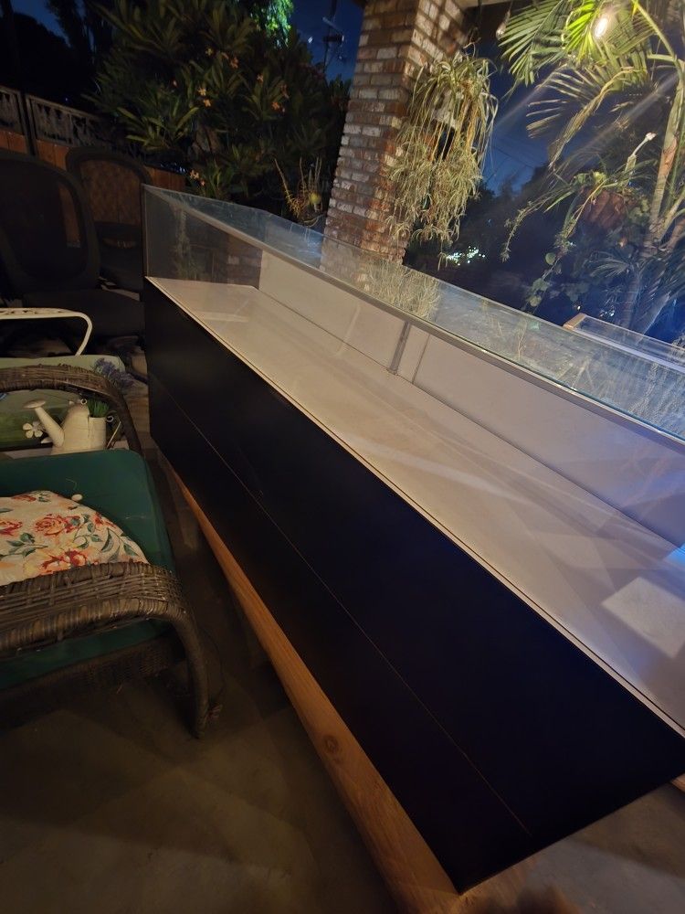 Large Display Case 70x38hi