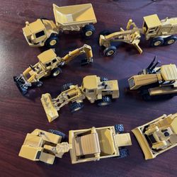 Vintage Ertl Caterpillar Complete Set 1:64 Die-Cast Metal Toys (7)