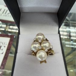 18kt Pearl Gold Ring 9.4 Grams