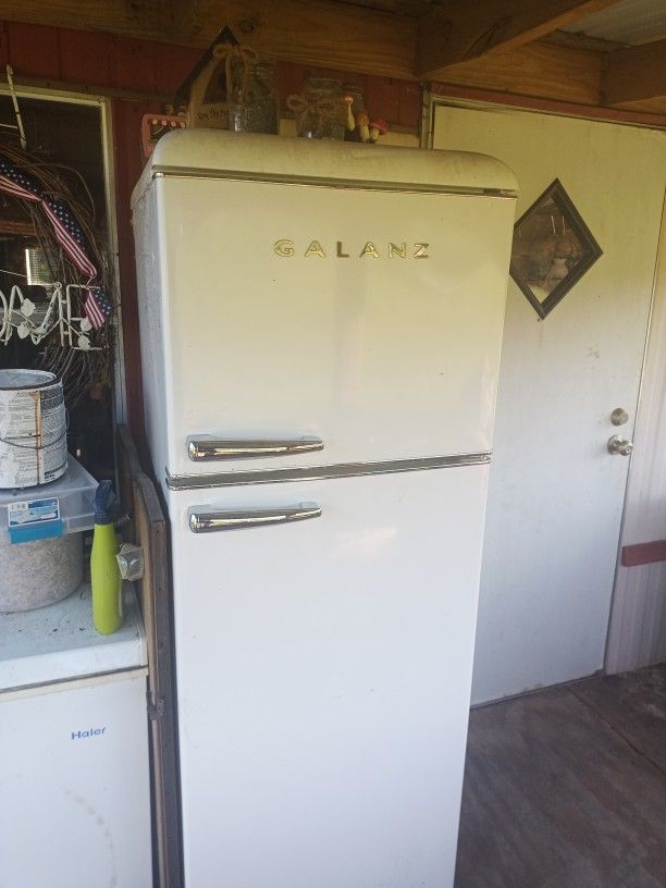 Galanz Refrigerator