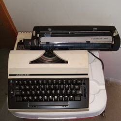Adler Satellite 2000 Electric Typewriter 