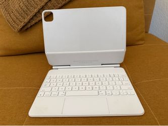 Apple Magic Keyboard for iPad Pro/Air 11” Model A2261
