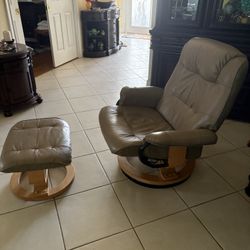 Arm Chair With Feet Support 