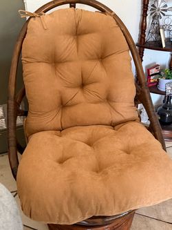 Vintage Rattan Swivel Rocker w/Cushion