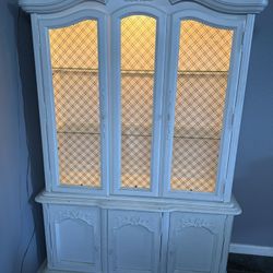 Vintage Light-Up Display Cabinet / Hutch – Elegant, Solid Wood, Great for Home Decor